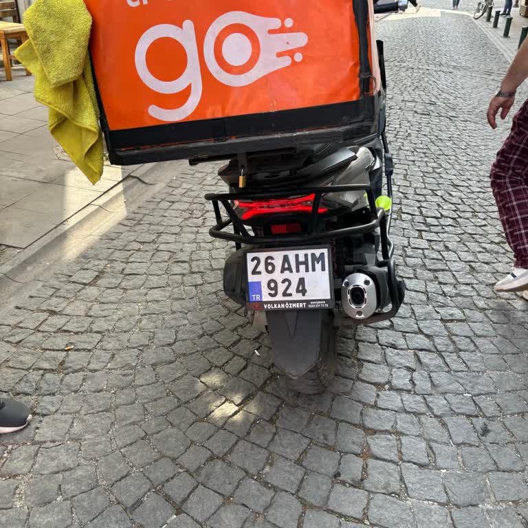 Trendyol Express Moto Kuryenin Tehlikeli Yaklaşımı Ve Saygısız Tutumu