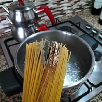 Harras File Küflü Makarna