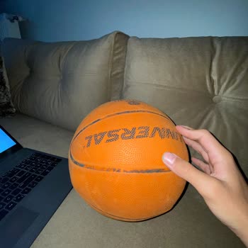 BİM'den Yumurtalı Basketbol Topu