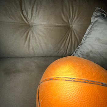 BİM'den Yumurtalı Basketbol Topu