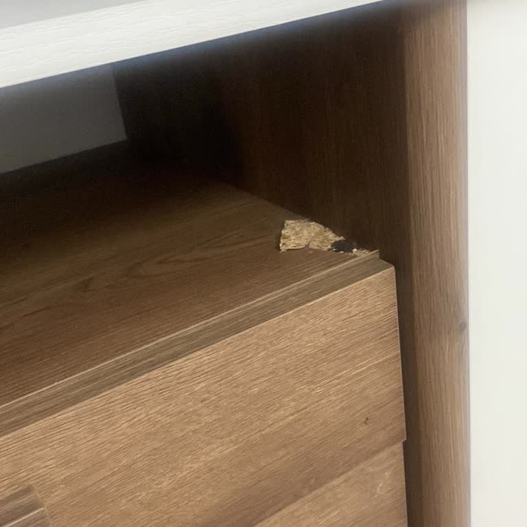 Kelebek Mobilya İstanbul Esenyurt Mağazası Montaj Sırasında Ürüne Zarar Verildi