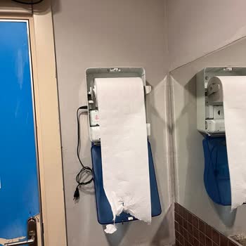 İnegöl AVM Bebek Oda Bakımı Değil Bakımsızlığı