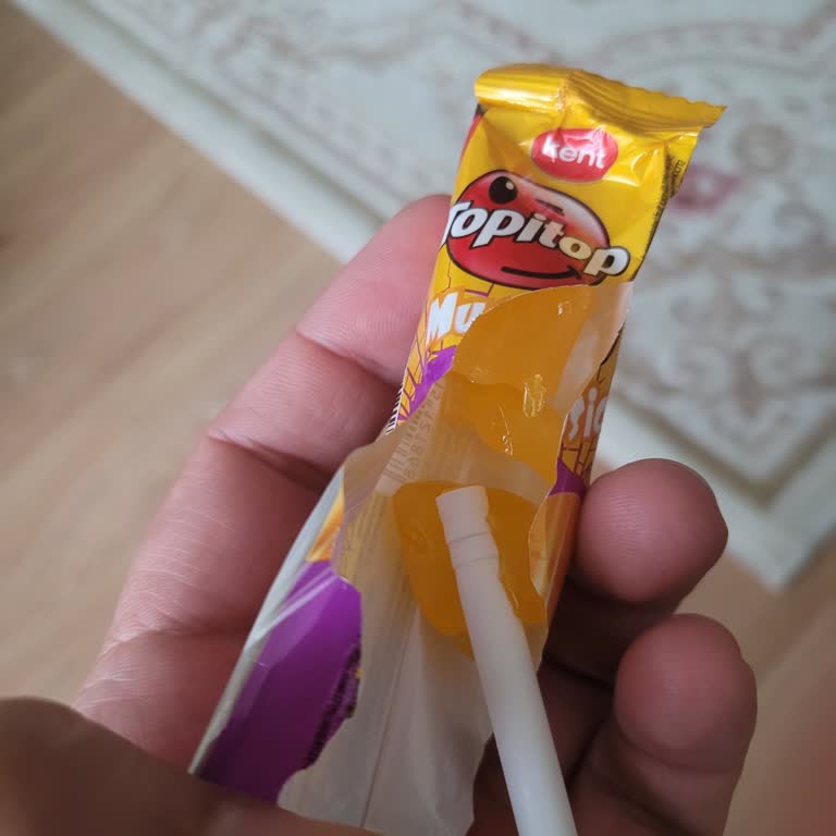 Kent Şekerleri Paketinden Sürekli Kırık Çıkan Lollipop