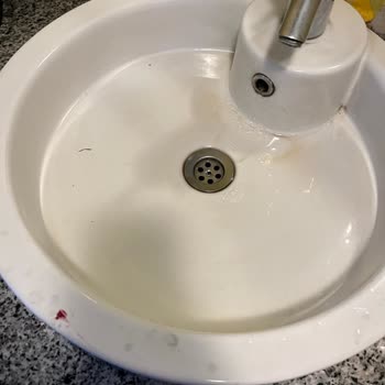 Monkey's Club Jr. Antares Monkey Club Jr. Çalışanlarının İlgisizliği Ve WC Ler