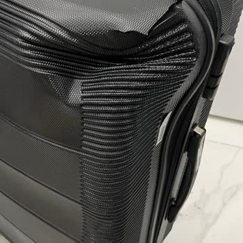Corendon Airlines Kırık Bagaj Parçalanmış