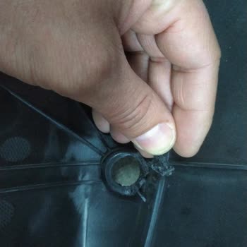 Kuba Motor Novax 200 Egzoz Koruma Muhafazası Plastik Olduğundan Eriyip Düşüyor