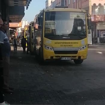 Gaziantep Büyükşehir Belediyesi Otobüsler Zamanında Gelmiyor Ve Çok Az Geliyor!