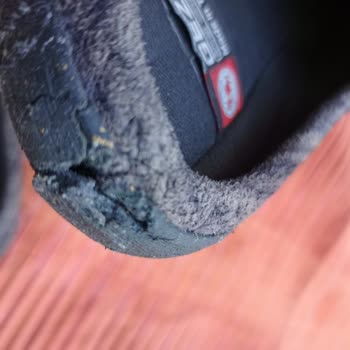 Gezer Markası Terliklerin Parçalanması