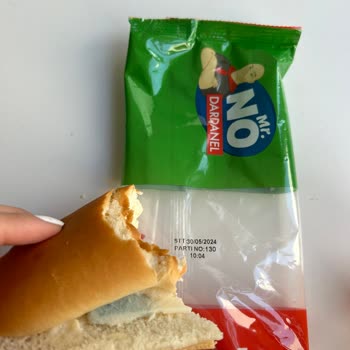 A101 Küflü Sandviçleri Satarak İnsanların Sağlığını Tehlikeye Atıyor