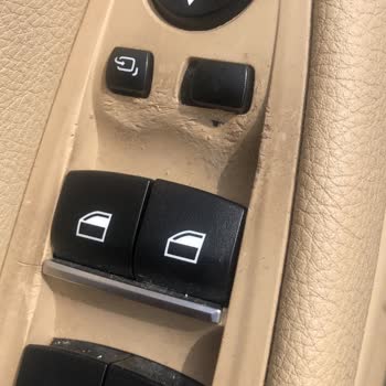 BMW - Kapı Kolları İç Döşeme Yıpranma -erime Problemi