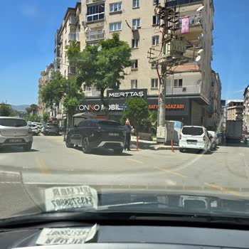 Merttaş Mobilya Paran İle Rezil Olmak Böyle Bir Şey