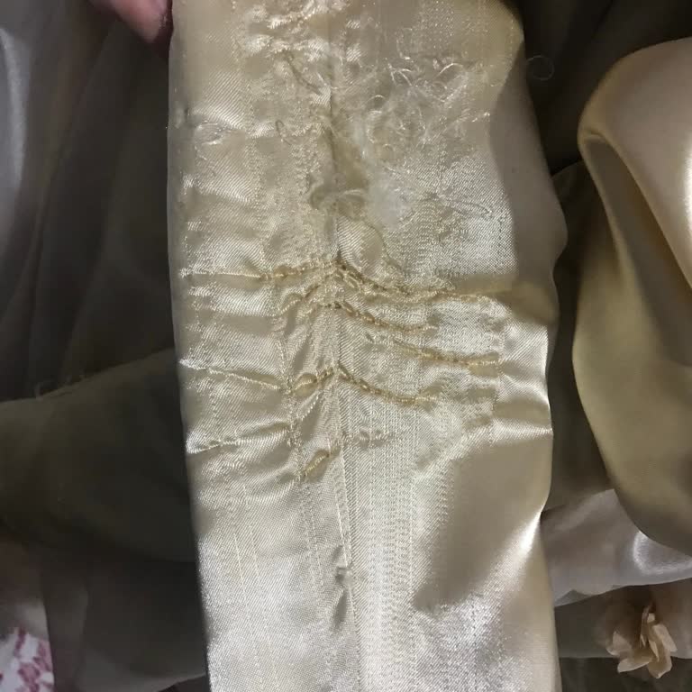 Gamze Yakar Elsa Model Elbisesi Kalitesiz