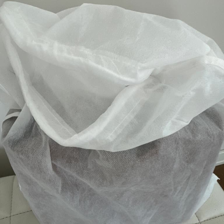 Loewe Çantayı Kendi Kılıfı Yerine Naylon Bir Şeyle Yollayan Beymen!
