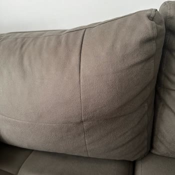 Kilim Mobilya Sattığı Ürünlerin Arkadaşında Durmuyor