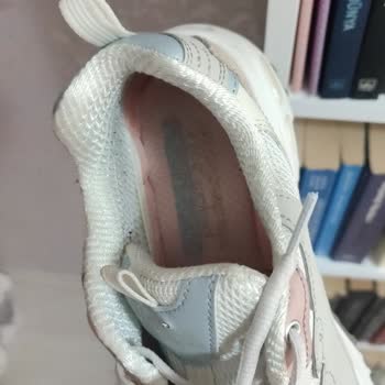 Skechers 26 Günde Eskiyen Ayakkabıyı Üretici Hatası Olarak Görmüyor