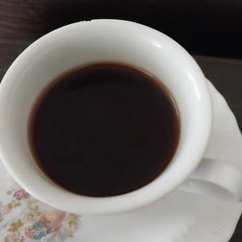 Abdullah Efendi Yanık Kahve Kokusu Ve Acı Tat