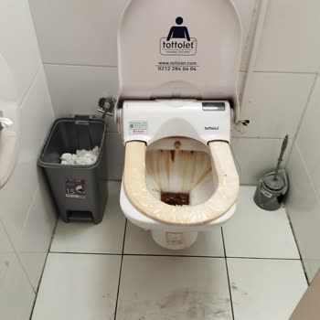 Bakımsız Pis Aytemiz P***** Tuvaletleri