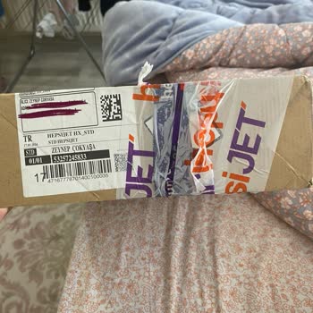 Zara'dan Hepsijet İle Gelen Kargomun İçinden Başkasının Siparişi Çıktı