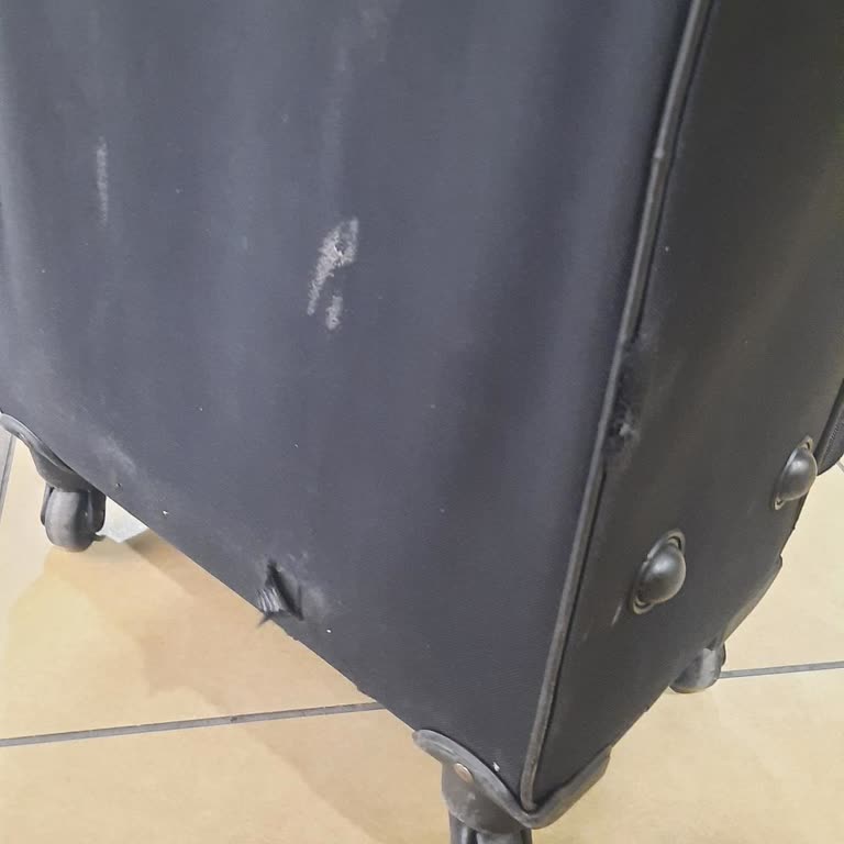 AJet (Anadolu Jet) Hasarlı Valiz Ve İlgisiz Müşteri Hizmetleriyle Tatsız Seyahat
