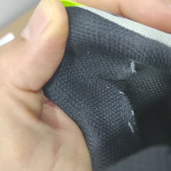 Adidas Yırtılan Ayakkabıya İade Değişim Yapmıyor