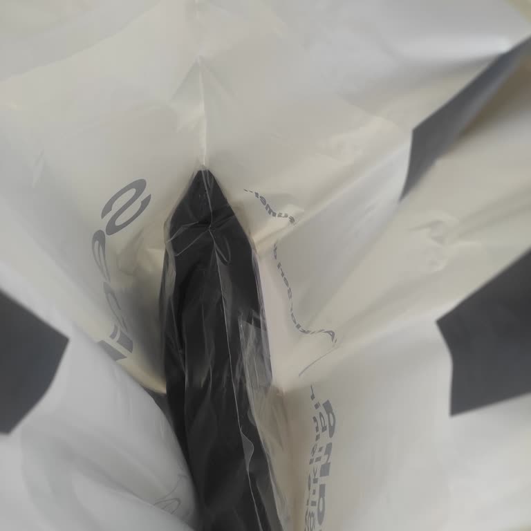 Seçil Store Kokan Elbiseyi Satarken Satıp İadede Alınmaması