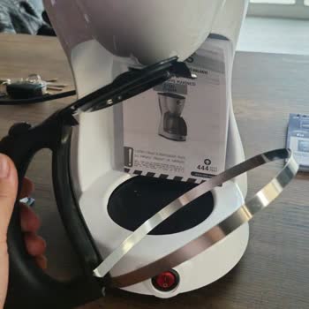 Raks Filtre Kahve Makinesi Cam Demlik Elimde Kaldı