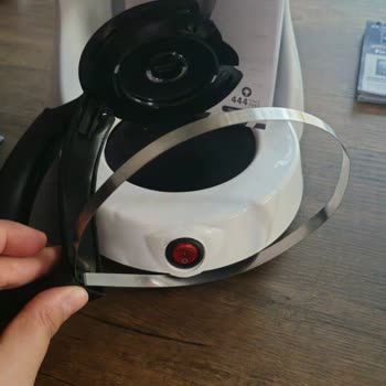 Raks Filtre Kahve Makinesi Cam Demlik Elimde Kaldı