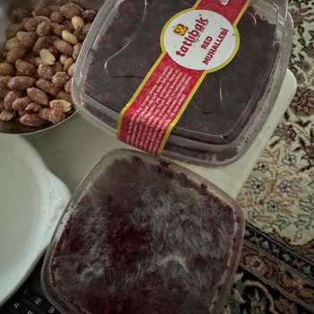 Küflü Bozuk Ürün Satan Tatlıbak