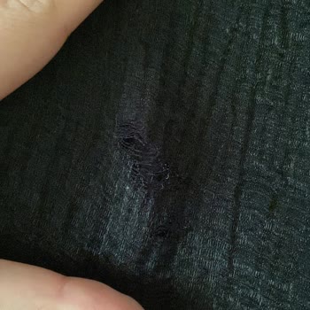 Moda Ala Butik Yeni Alınan Takımda Sökük Hayal Kırıklığı Yarattı