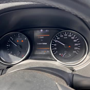 Nissan Araç Arızası Gösteriyor