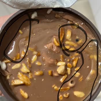 Magnum Dondurma Bilinmeyen Bir Sıvı