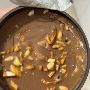 Magnum Dondurma Bilinmeyen Bir Sıvı
