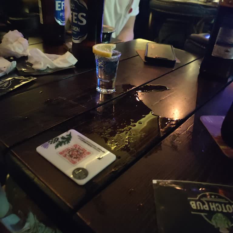 The Irish Pub Alsancak'ta Endişe Verici İçki Servisi