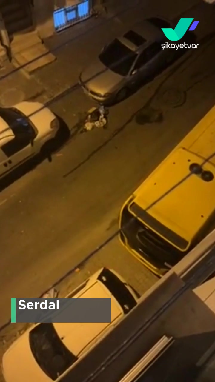 İBB - İstanbul Büyükşehir Belediyesi Kaldırıma Araç Çekme videonun kapak resmi