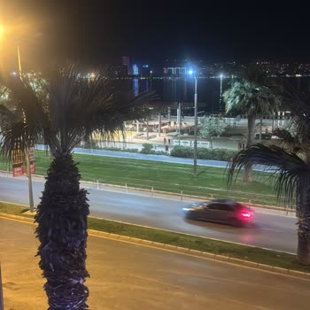 Karşıyaka Belediyesi Demirleri Kesin Lütfen!
