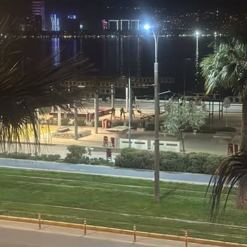 Karşıyaka Belediyesi Demirleri Kesin Lütfen!