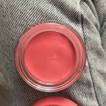 Revolution Beauty Allık İçinde Kıl Çıkması