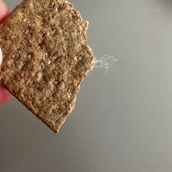 Eti Gıda Eti Form İçinden Tüy Çıktı