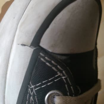 Converse Platform Ayakkabının 1 Yıl Olmadan Yırtılması