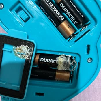 Duracell Pil Oyuncağın İçinde Akıtıyor
