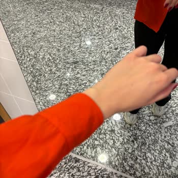 Zara Gömlek Çekme Problemi Ve İletişim Zorluğu
