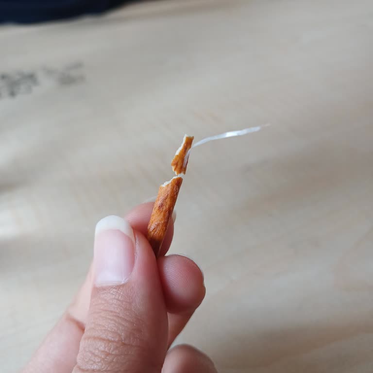 BİM Krakerin İçerisinden Plastik Parçası Çıktı