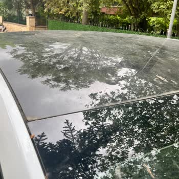 Tesla Model Y Tavan Camı Çatlaması