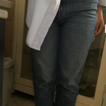 Mavi Pantolon Aşırı Genişledi Ve Bunun Normal Olduğu Söylendi