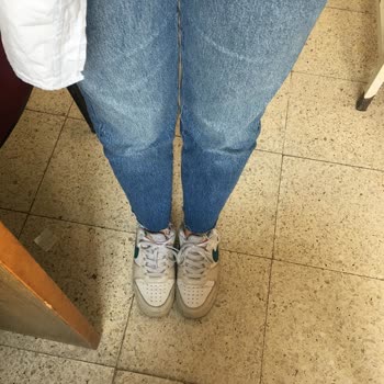 Mavi Pantolon Aşırı Genişledi Ve Bunun Normal Olduğu Söylendi