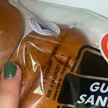 UNO Ekmek Malatya Park AVM'de Küflü Sandviç Ekmeği Hayal Kırıklığı