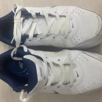 FLO Ayakkabı FLO Mağazasından Aldığım Nike Marka Spor Ayakkabı Tabanı Sesi