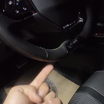 Peugeot Ve Mepa Otomotiv Yenibosna Bayisi Araç Kusurunu Kabul Etmiyor!