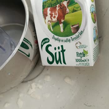 Yörükoğlu Sütün İçinden Yoğun Kıvamlı Bir Şeyler Çıkıyor Süt Bozuk!