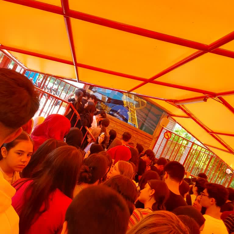 Vialand Tema Park Gezisi Hiçbir Şeye Binememe / Sıra Sorunu!